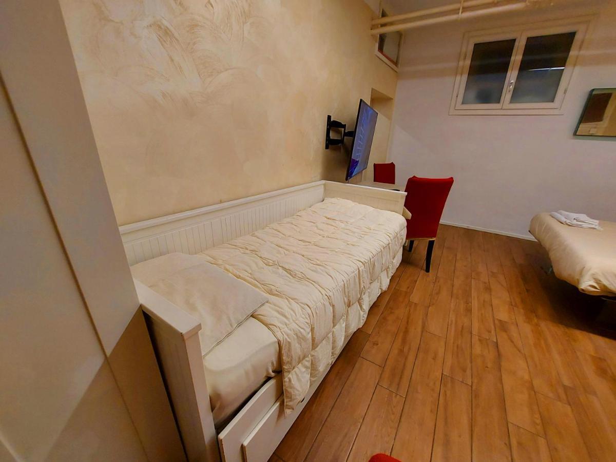 Free Breakfast - Big Apartment In The Heart Of Rom Exterior foto