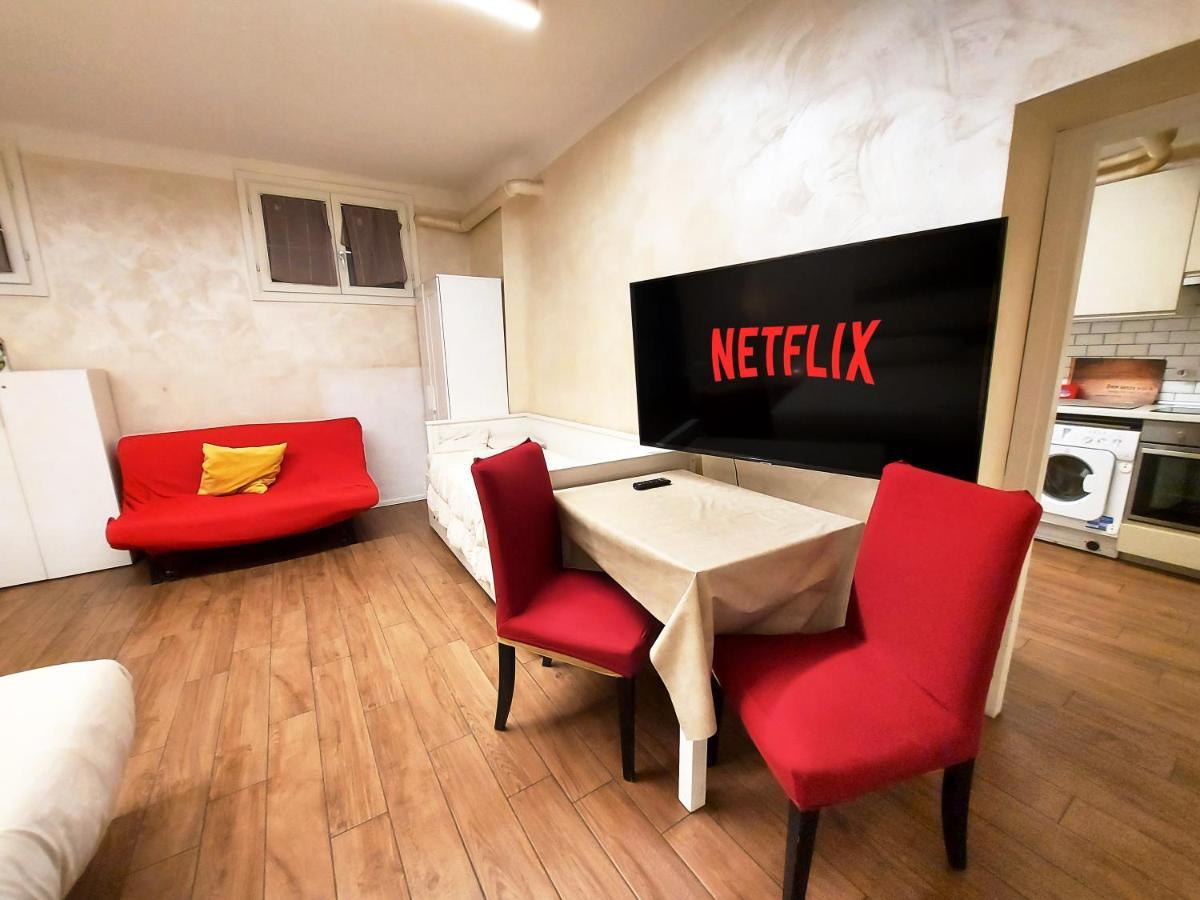Free Breakfast - Big Apartment In The Heart Of Rom Exterior foto